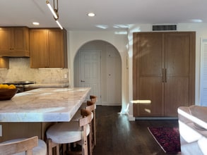 6902 Vista Del Sol Dr in Huntington Beach, CA - Foto de edificio - Building Photo