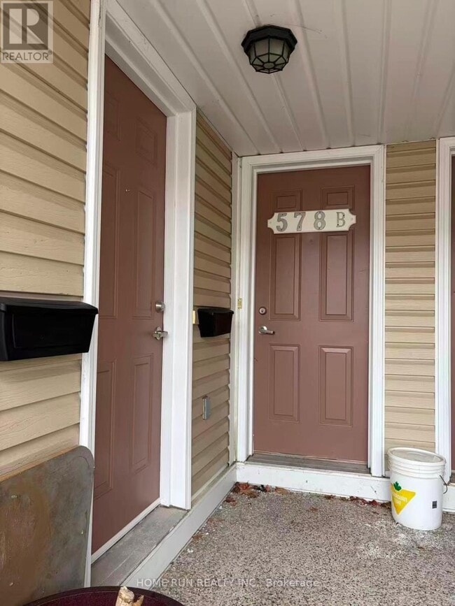 578 Chapman Mills Dr in Ottawa, ON - Building Photo - Building Photo