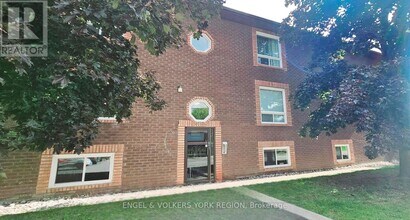 86 Curtis St in Essa, ON - Building Photo - Building Photo