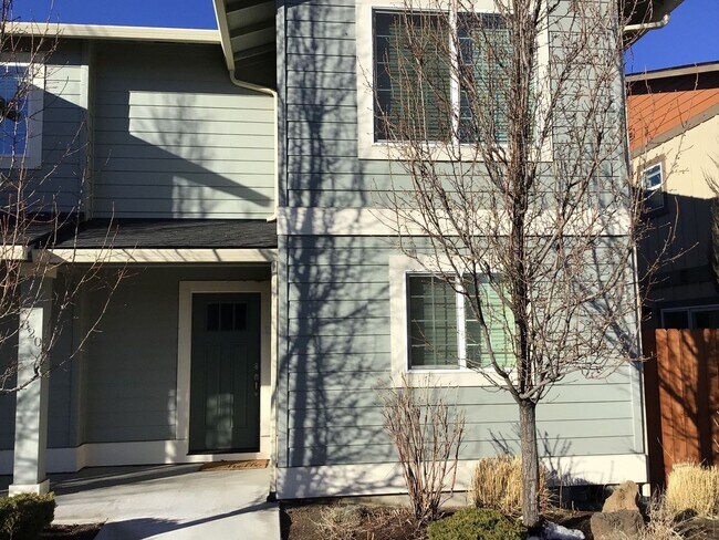 820 NE Copperleaf Loop-Unit -#2 in Bend, OR - Building Photo - Building Photo