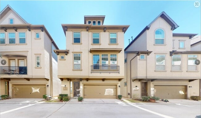 property at 454 N Live Oak St