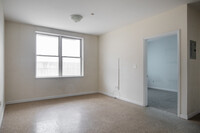 2-15 Beach 101st St in Rockaway Park, NY - Foto de edificio - Interior Photo