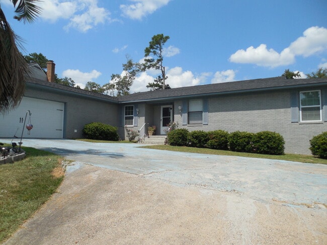 107 Springlakes Cir