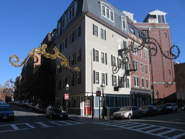 300 North St, Unit APT2