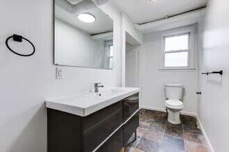 955 E Warrington Ave in Pittsburgh, PA - Building Photo - Building Photo