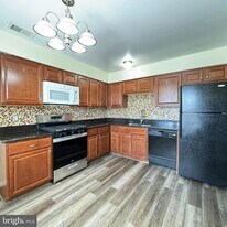 4306 Eileen Ct in Woodbridge, VA - Building Photo