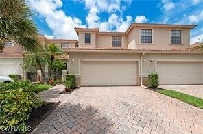 7415 Bristol Cir in Naples, FL - Building Photo - Building Photo