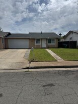 2014 Spruce Cir in Anderson, CA - Building Photo