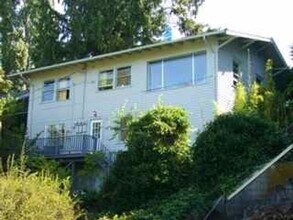 715 N Forest St in Bellingham, WA - Building Photo - Building Photo