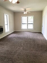 1004 Ave F in Moody, TX - Building Photo - Building Photo