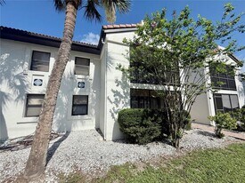 631 N Orange Ave in Sarasota, FL - Building Photo