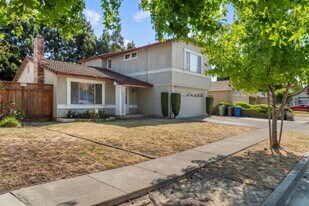36711 Nichols Ave in Fremont, CA - Building Photo