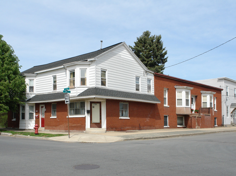 2100-2102 4th Ave in Watervliet, NY - Building Photo