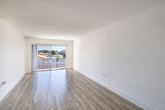 West Point Properties in Hialeah, FL - Foto de edificio - Interior Photo