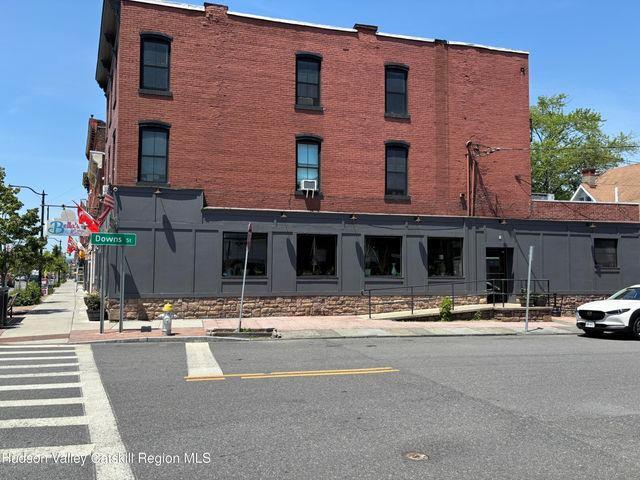 666 Broadway-Unit -2 in Kingston, NY - Foto de edificio - Building Photo