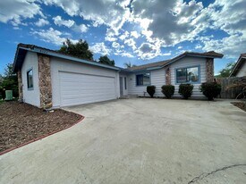 8522 Snow White Dr in El Cajon, CA - Building Photo