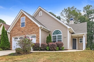 224 Greenview Dr in Newnan, GA - Building Photo - Building Photo