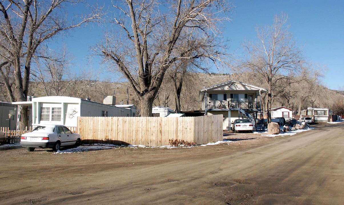 Ponderosa Mobile Home Park in Boulder, CO - Foto de edificio