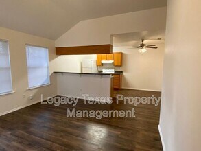 641 Woodard Ave in Cleburne, TX - Building Photo - Building Photo