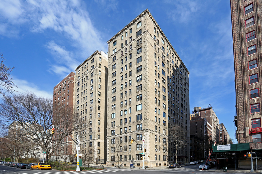 320 Riverside Dr in New York, NY - Building Photo