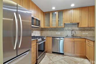128 Pembroke Cir in Lake Bluff, IL - Building Photo - Building Photo