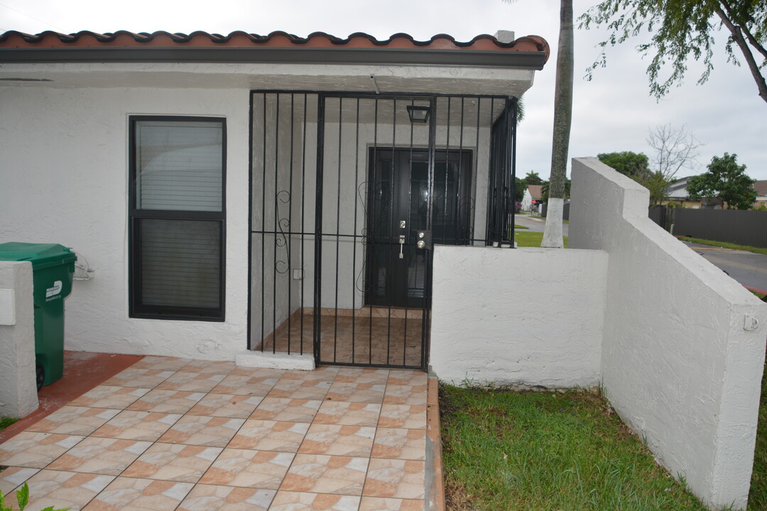 9466 SW 6th Terrace in Miami, FL - Building Photo
