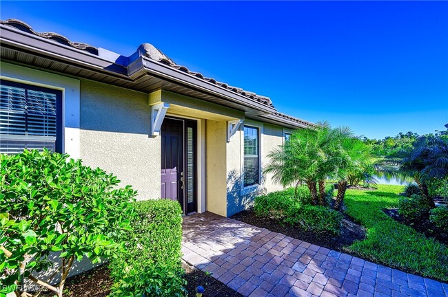 8110 Calle Canovas St in Naples, FL - Building Photo - Building Photo