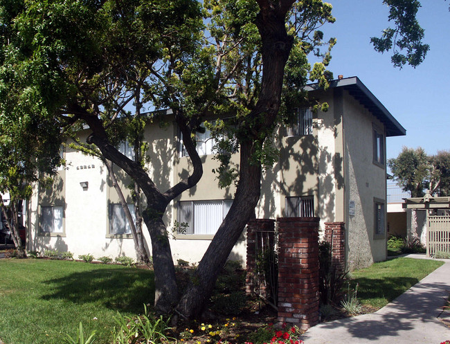 12212 Tamerlane Dr in Garden Grove, CA - Building Photo - Building Photo