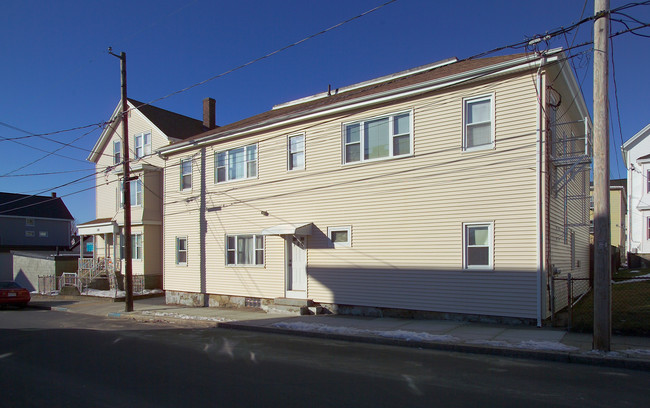 150-160 Davis St in Fall River, MA - Foto de edificio - Building Photo