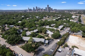 1304 Mariposa Dr in Austin, TX - Building Photo - Building Photo