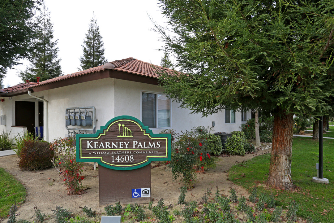 Kearney Palms in Kerman, CA - Foto de edificio