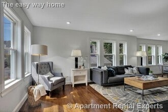 12 Sydney St in Medford, MA - Foto de edificio - Building Photo