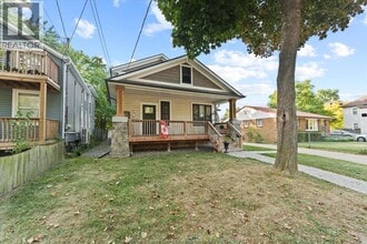3222 Peter St in Windsor, ON - Foto de edificio - Building Photo
