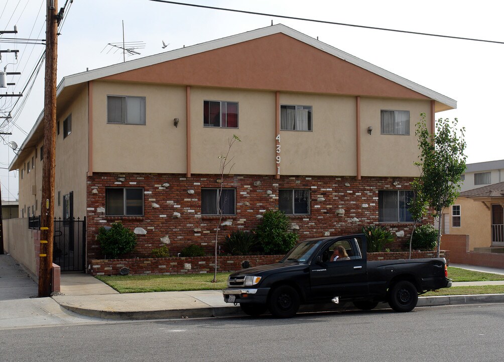 4391 W 132nd St in Hawthorne, CA - Building Photo