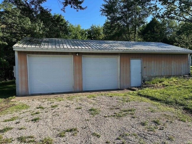 10200 Easley Rd in Dale, IN - Building Photo - Building Photo