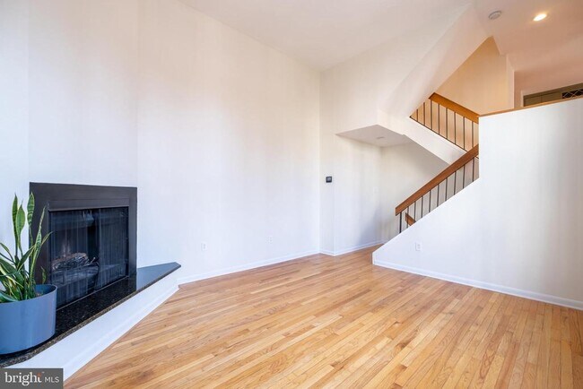 129 Catharine St in Philadelphia, PA - Building Photo - Building Photo