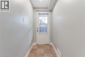 672 Castleguard Crescent in Burlington, ON - Building Photo - Building Photo