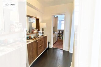 353 W 56th St in New York, NY - Building Photo - Building Photo