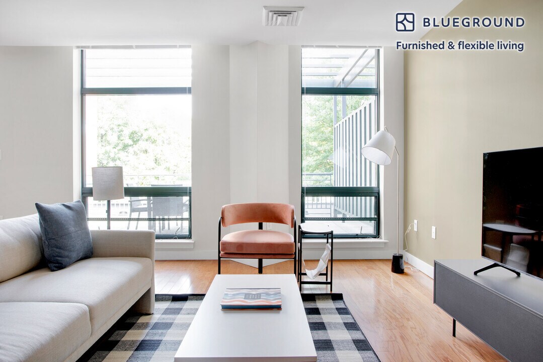 632 Massachusetts Ave in Cambridge, MA - Building Photo