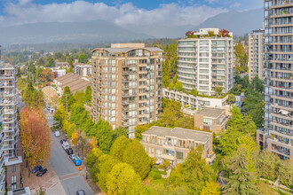 One Park Lane in North Vancouver, BC - Building Photo - Building Photo