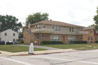 7909 W Morgan Ave in Milwaukee, WI - Foto de edificio - Building Photo