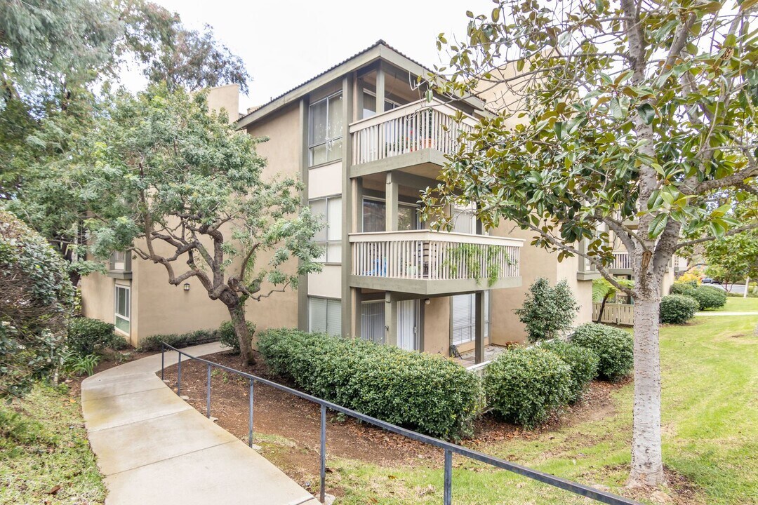 290 Sequoia Ct in Thousand Oaks, CA - Foto de edificio