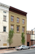 932 N Charles St in Baltimore, MD - Building Photo - Building Photo