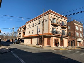 133 Lincoln Ave in Orange, NJ - Foto de edificio - Building Photo