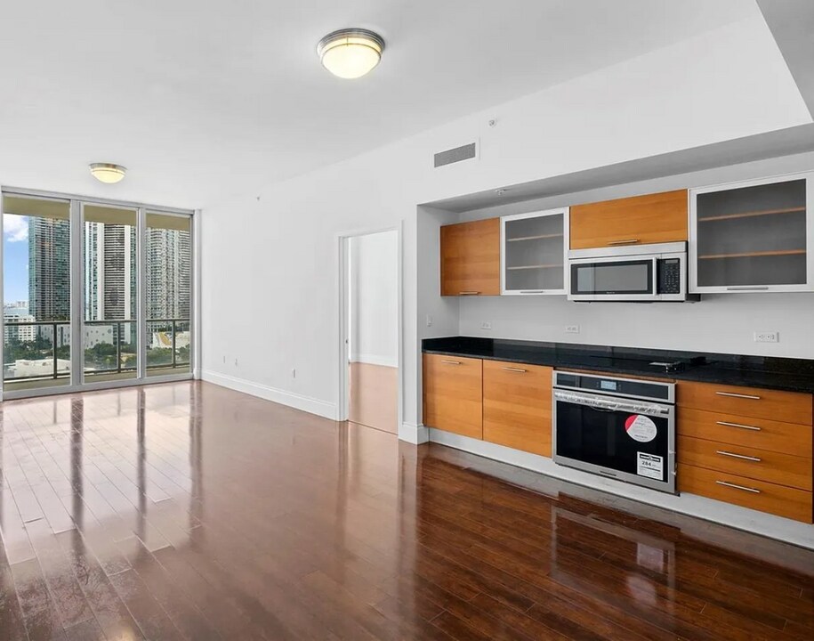 3470 E Coast Ave, Unit H1713 in Miami, FL - Building Photo