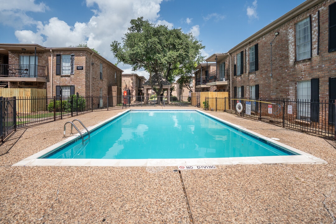 7900 Morley in Houston, TX - Foto de edificio