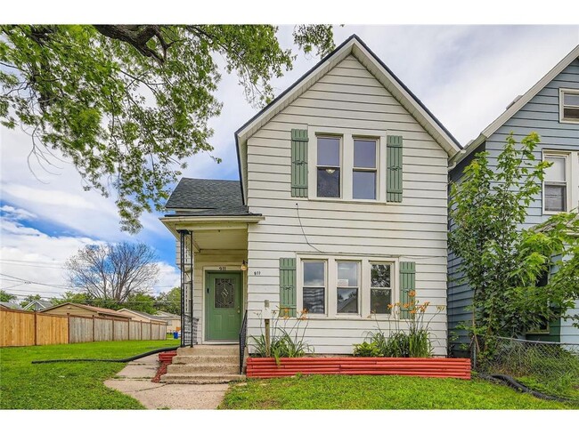 property at 911 Sims Ave