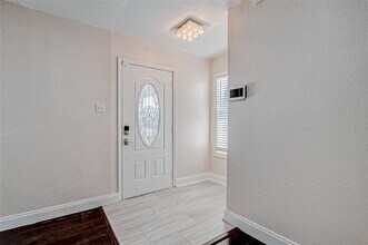 3930 Daphne St in Houston, TX - Building Photo - Building Photo