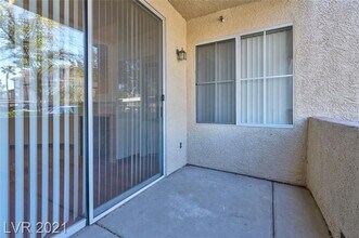 7167 S Durango Dr in Las Vegas, NV - Building Photo - Building Photo