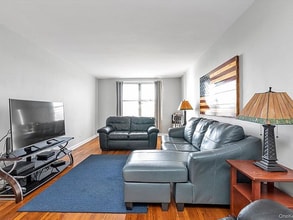 83-40 Austin St, Unit 112 in Queens, NY - Building Photo - Building Photo